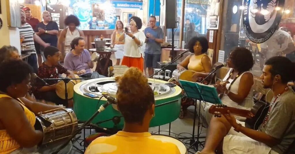 Private Rio de janeiro nightlife tour: samba clubs, rooftop, street parties with safety