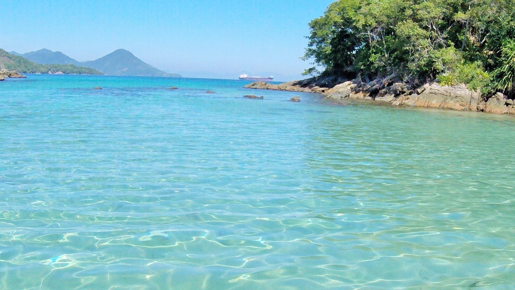 Immerse yourself in the untouched beauty of Ilha Grande with our private tours. Rio Cultural Secrets
