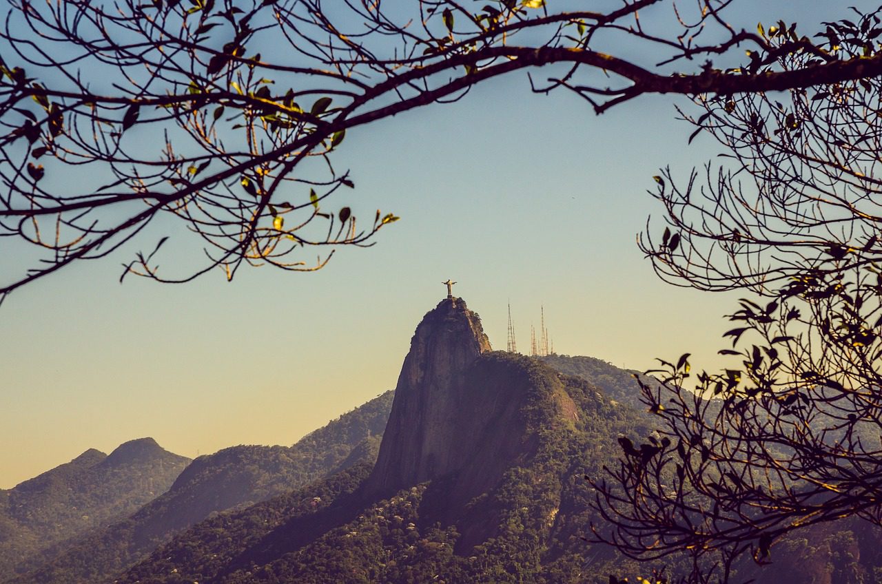 How to Visit Christ the Redeemer Without Crowds