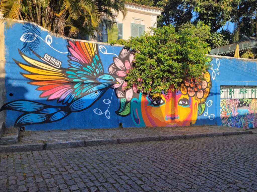 Guided street art walking tour of Rio visiting Pedra do Sal, Lapa and bohemian districts with local expert